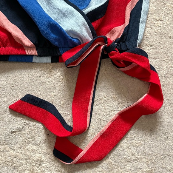 Polly & Esther Striped Short Flutter Sleeve Wrap Style Top With Tie Size Medium - Picture 8 of 11